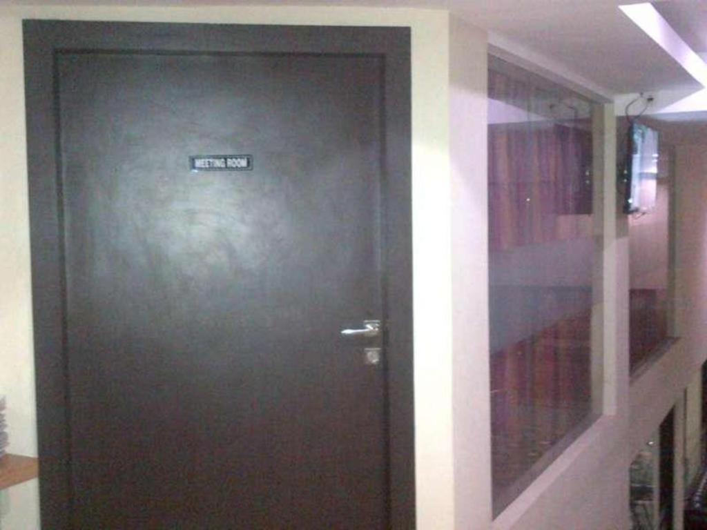 Erin Int Hotel มากาซาร์ ภายนอก รูปภาพ