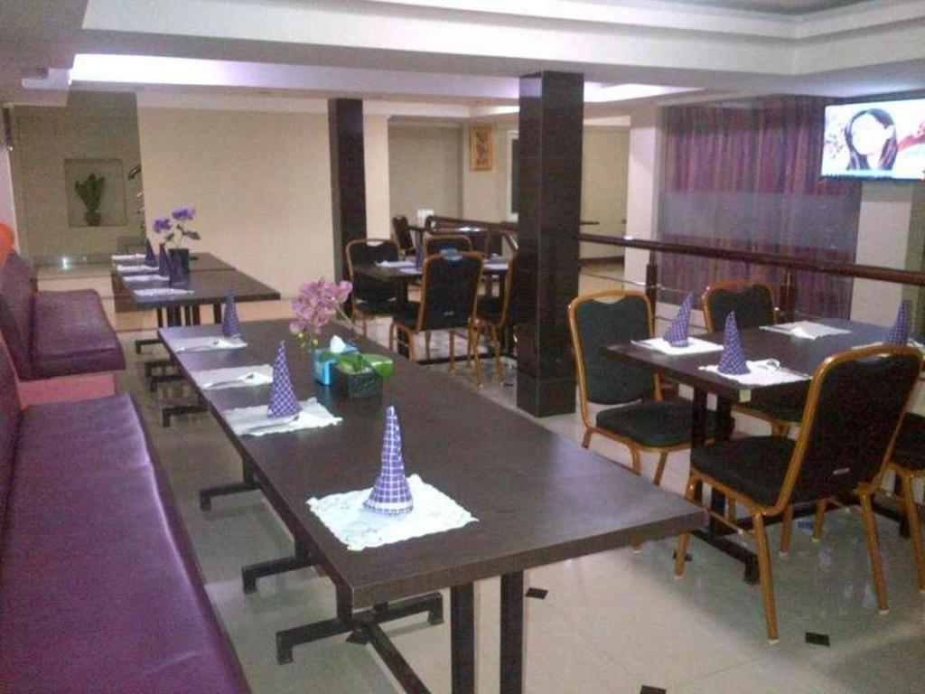Erin Int Hotel มากาซาร์ ภายนอก รูปภาพ