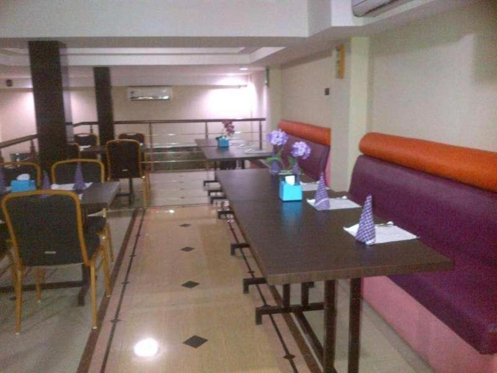 Erin Int Hotel มากาซาร์ ภายนอก รูปภาพ